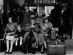 Victoria Bus Station,London,1939.jpg