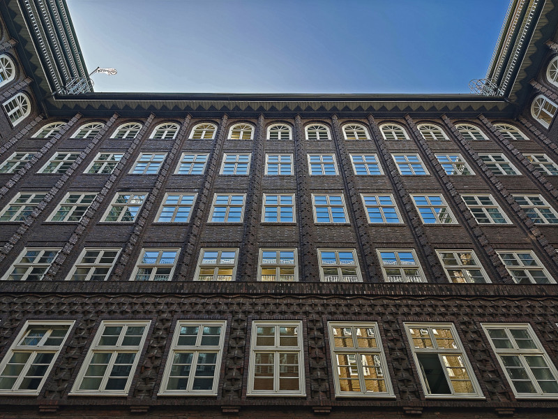 online-02_Architektur_20250328_150219_tfh