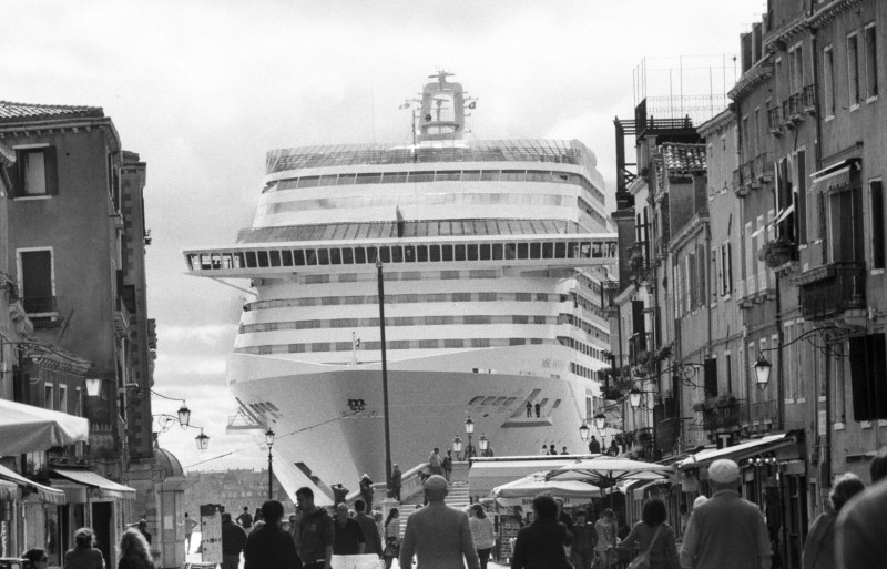 3. Venezia, 2013-2015. Bacino San Marco, visto da via Garibaldi  © Gianni Berengo GardinCourtesy Fondazione Forma per_1000px