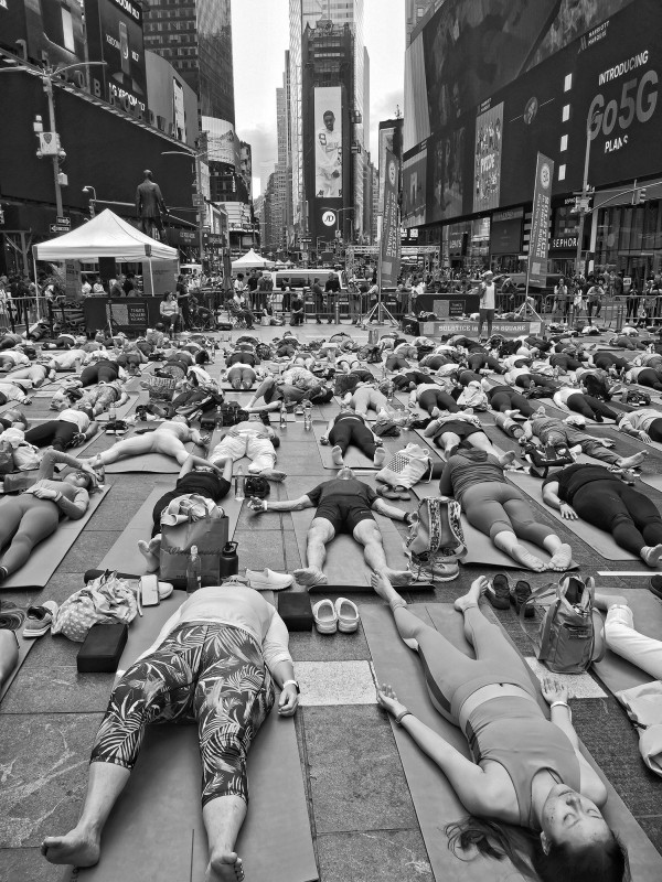 Barbara_Wolff_2023_Times-Square-Yoga
