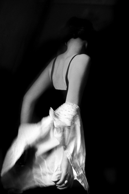 Entkleiden-Auge der Liebe-1952-©-René-Groebli-Courtesy-of-Bildhalle