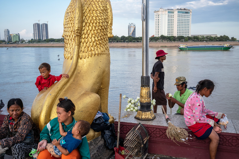 Greg Mo _ By the Mekong 04