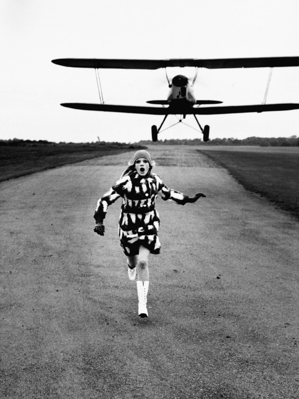 03_Helmut-Newton-Mansfield-British-Vogue-London-1967-©-Helmut-Newton-Foundation-1441x1920