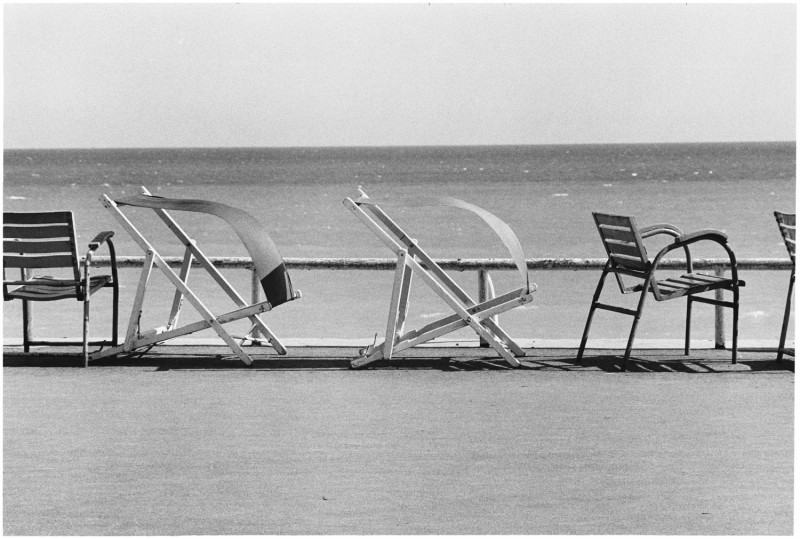 Cannes, FRANCE, 1975 (2) © Elliott Erwitt LLC. All rights reserved. : Magnum Photos