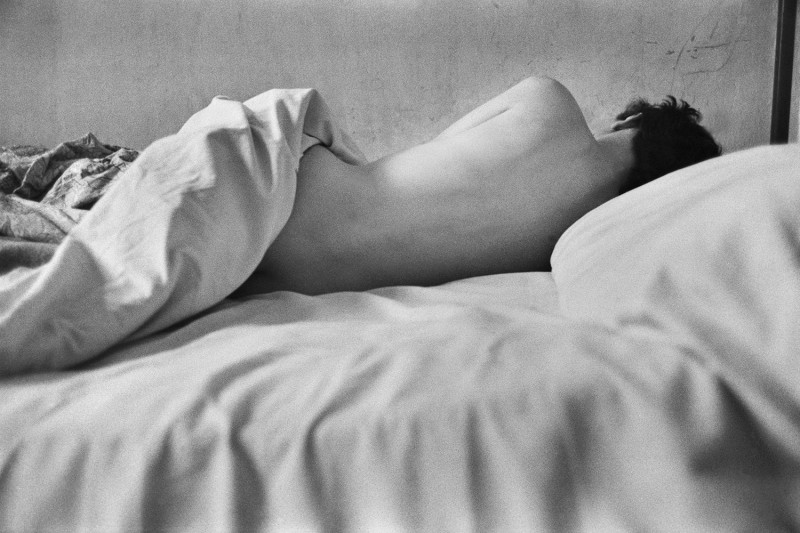 Liegender-Akt-(#532)-Paris-Das-Auge-der-Liebe-1952-©René-Groebli-Courtesy-of-Bildhalle