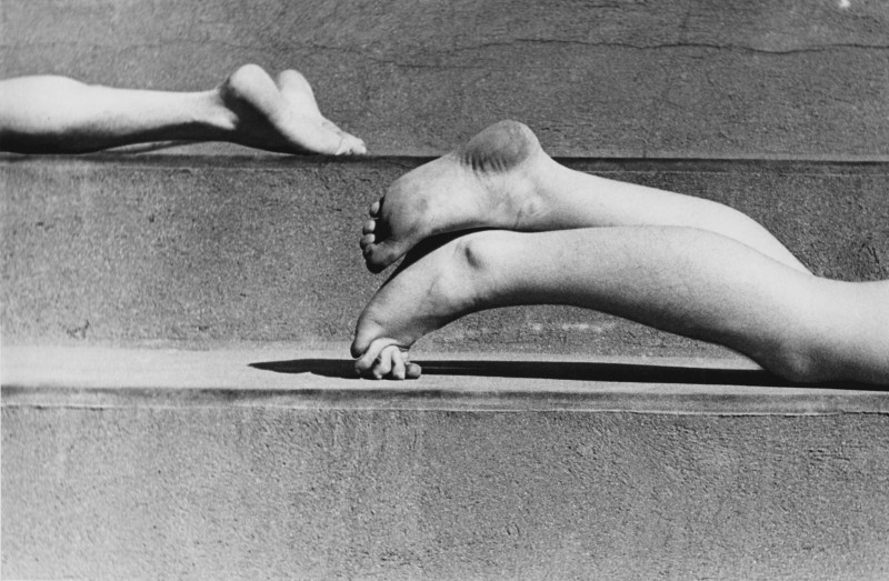 07_Legs, Paris 1935_72dpi