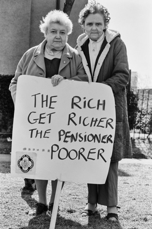 TPH9_Museum der Arbeit_Franki Raffles_Pensioners protesting_Edinburgh_1987-88
