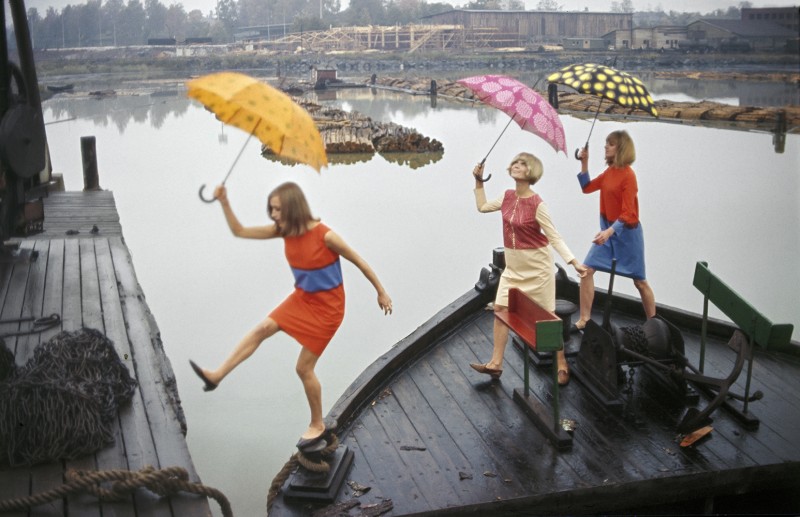 6_Fun in Finland, 1965  ©Tony Vaccaro Courtesy Monroe Gallery