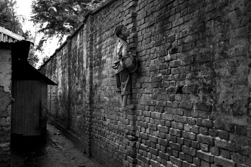 The wall and the fear_08