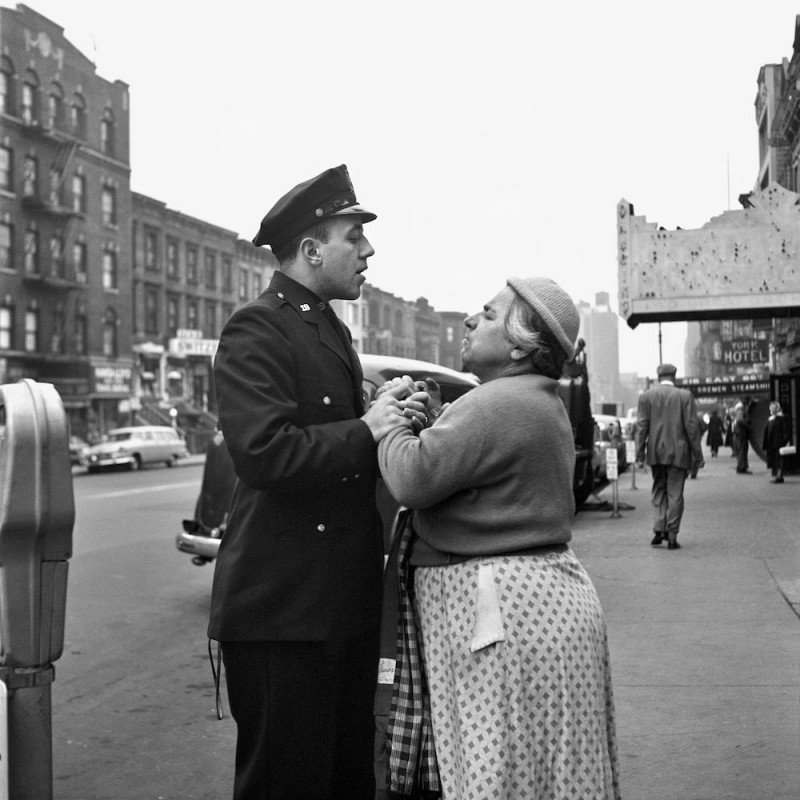 Vivian Maier_Armenian woman fighting on East 86th Street, September, 1956, New York