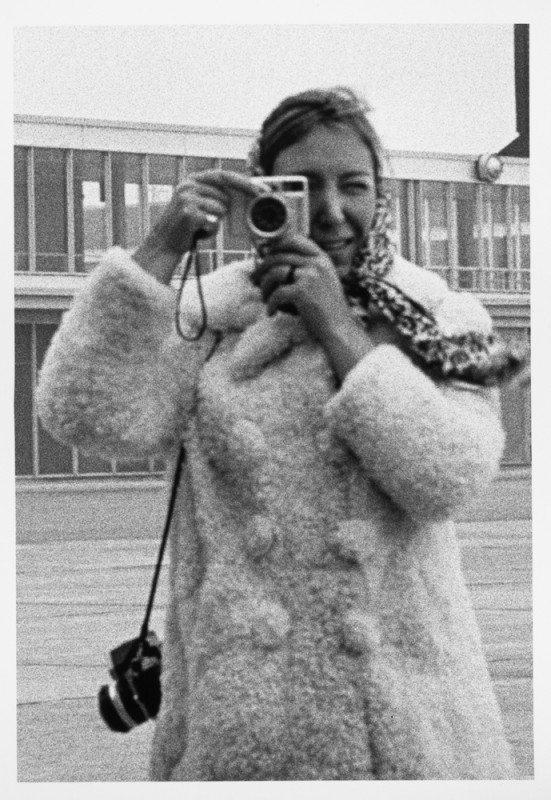 2_f3_JOANA-BIARNES_Disparando-con-el-corazon_Press_01