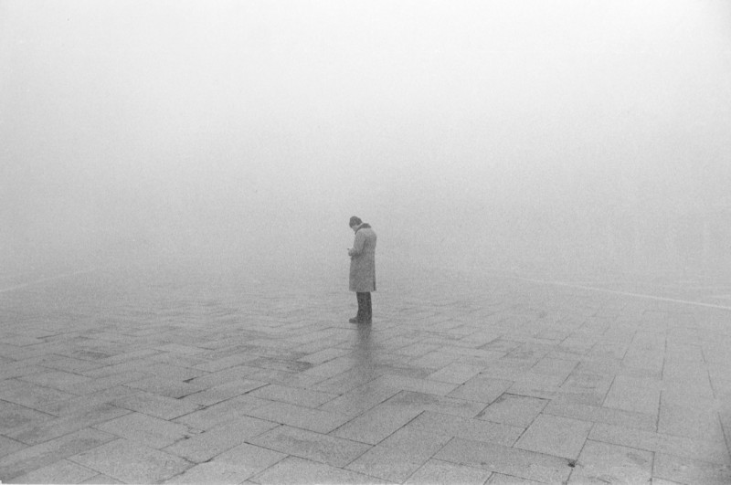 ©️ Lillian Birnbaum 'MAN IN NEBBIA',  Venedig 1984