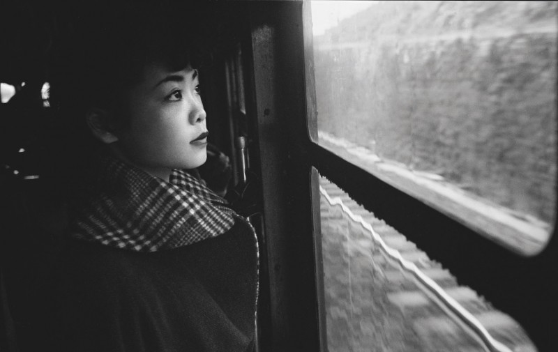 1_©Magnum Photos, Werner Bischof Estate, 20 year old Michiko JINUMA, a fashion student on her way to town, Tokyo, Japan, 1951