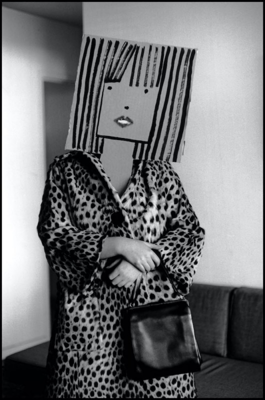Inge Morath, ohne Titel, aus der Serie Masken mit Saul Steinberg, 1961