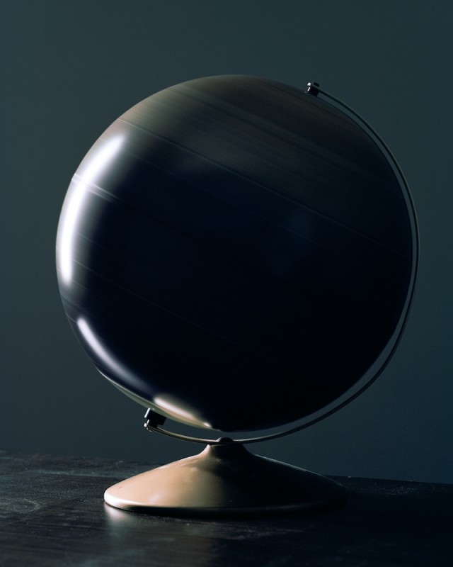 Rotating globe - 2018 © Philippe Braquenier : courtesy The Ravestijn Gallery
