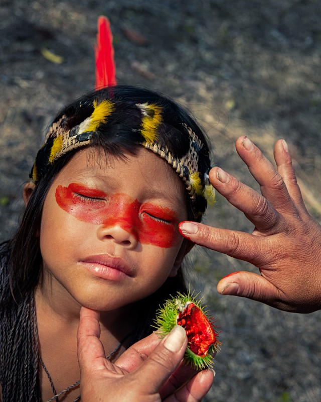 3_%22The little sister’s makeup%22 - Ecuador © Kristyn Taylor
