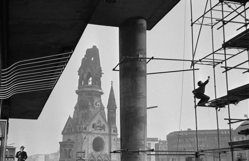Kaiser-Wilhelm-Gedächtniskirche bombed during the war and never restored. West Berlin, Germany, 1959 © René Burri:Magnum Photos