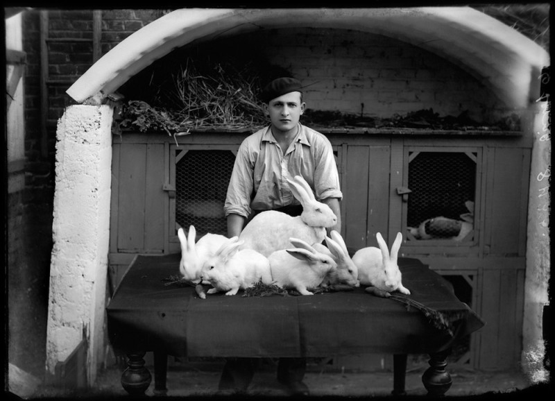 2_Elevage de lapins - Kasimir ZGORECKI -1920-1930 © adagp CRP Hauts-de-France