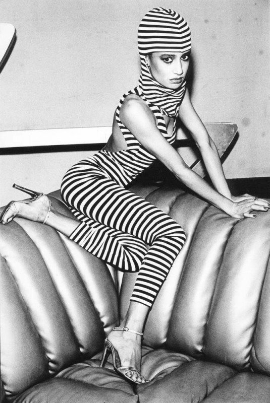1_Arlene Gottfried_Striped Woman at Studio 54, NY 1979_copyright Arlene Gottfried_courtesy Galerie Bene Taschen