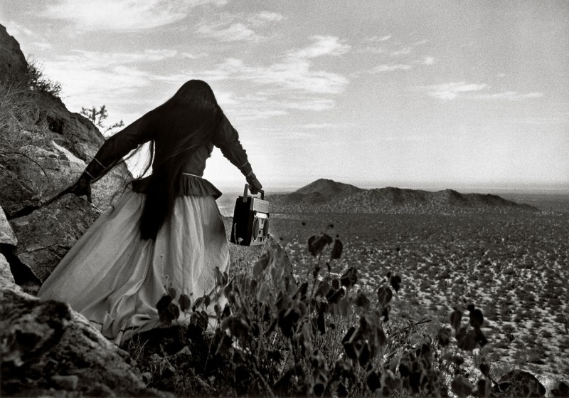 Angel-Woman,-Sonoran-Desert,-Mexico,-1979©Graciela-Iturbide-Colecciones-Fundación-MAPFRE,-2019_web
