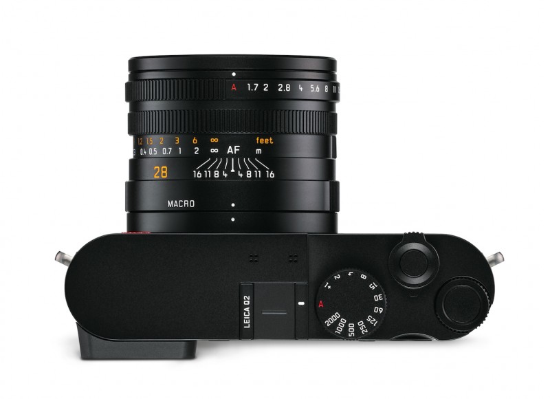 Leica Q2_top_RGB