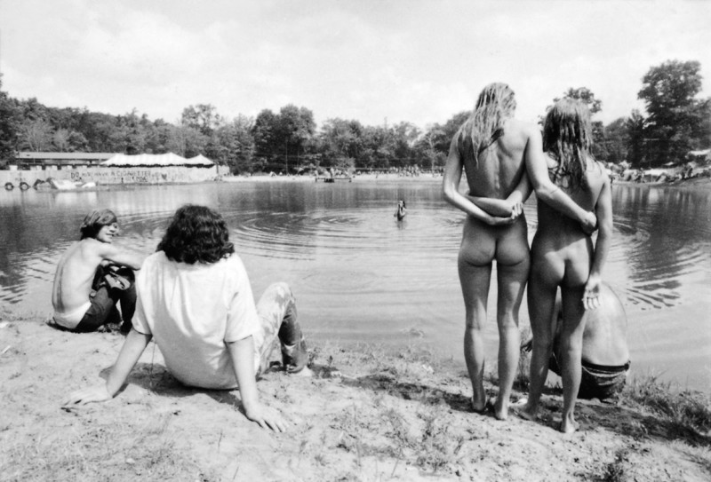 103 ★ Powder Ridge Naked women by the lake LAF22051 36