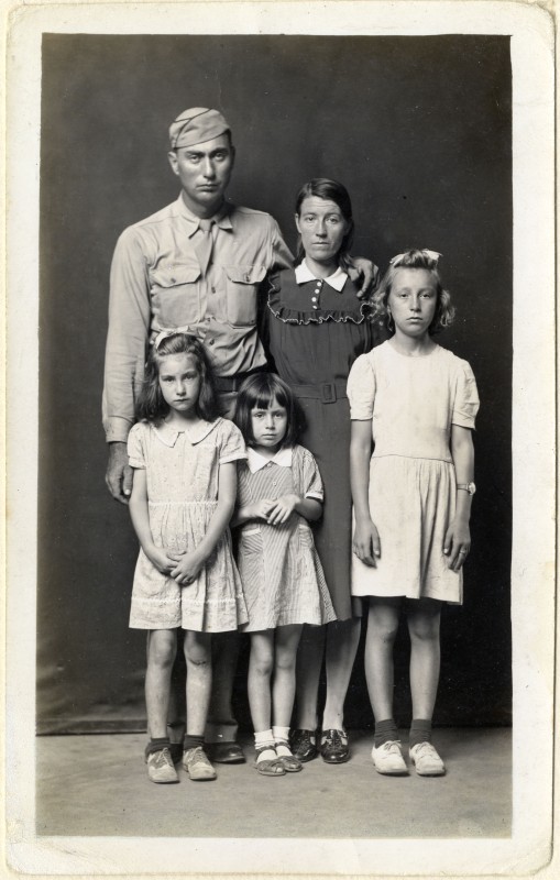 Louie and Alma Ramer with their daughters Lucille Avonell and Faye 1945 C Mike Disfarmer courtesy of the Edwynn Houk Gallery New York