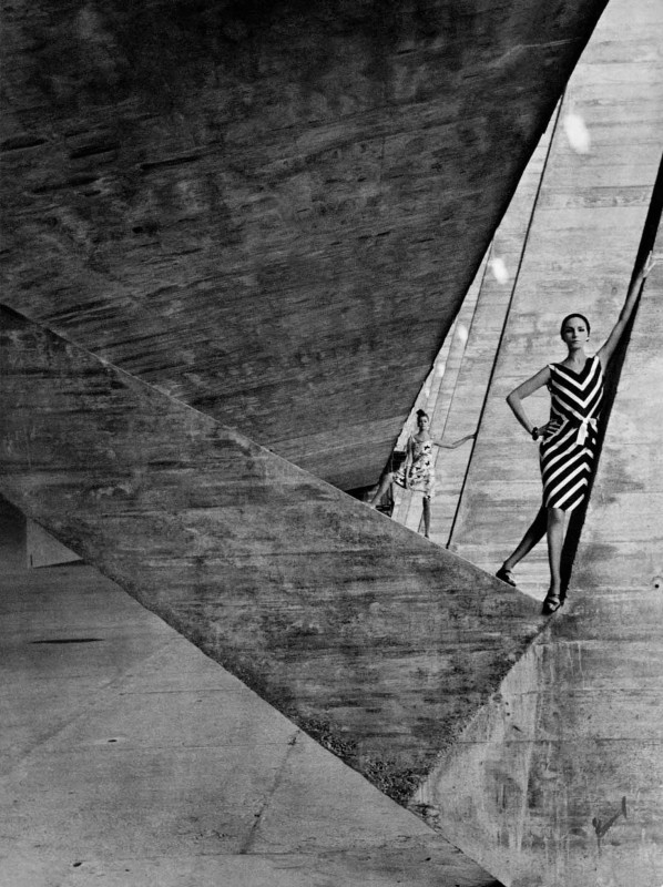 3_Helmut Newton_French Vogue_Rio 1962_copyright Helmut Newton Estate