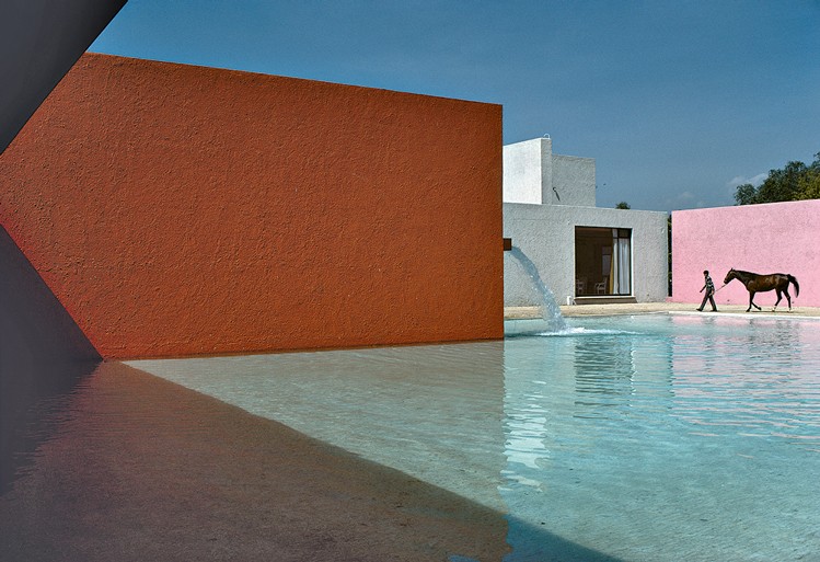RenC_Burri_Horse_Pool_and_House_by_Luis_Barragan_San_Cristobal_Mexico_1976_ATLAS_Gallery_London