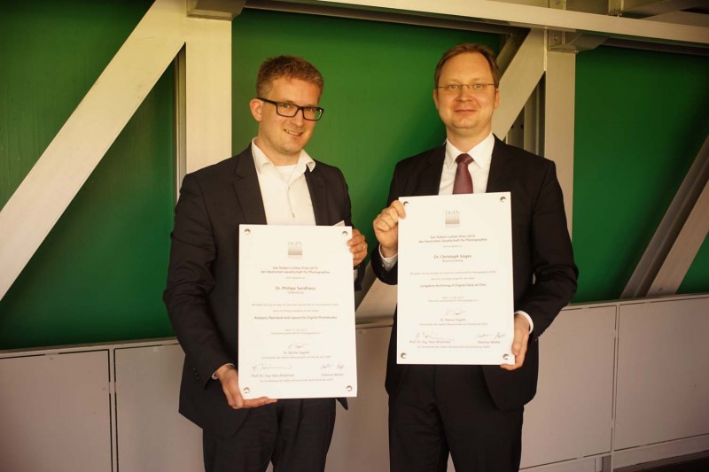 Die Preisträger v.l.n.r.- Dr. Philipp Sandhaus und Dr. Christoph Voges Copyrigt- Michael Hötzl (DGPh)