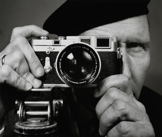  Selbstporträt mit Leica, um 1960 © Franz Hubmann:Archiv Franz Hubmann:IMAGNO