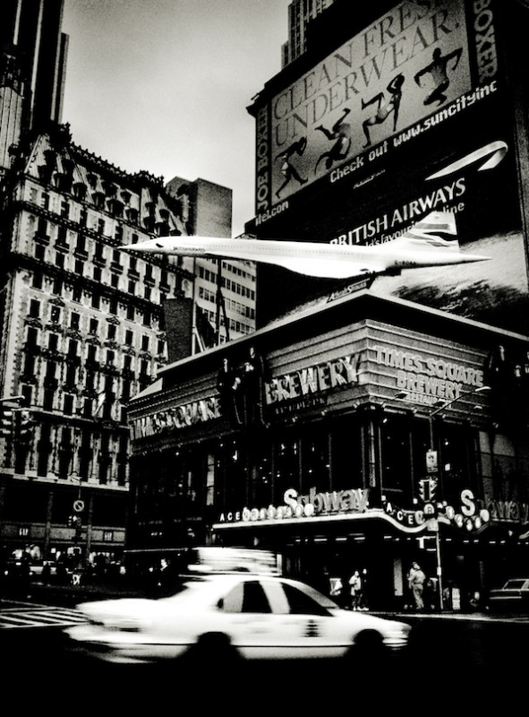 Andreas_H_Bitesnich_Concorde_on_Times_Square_New_York_1997