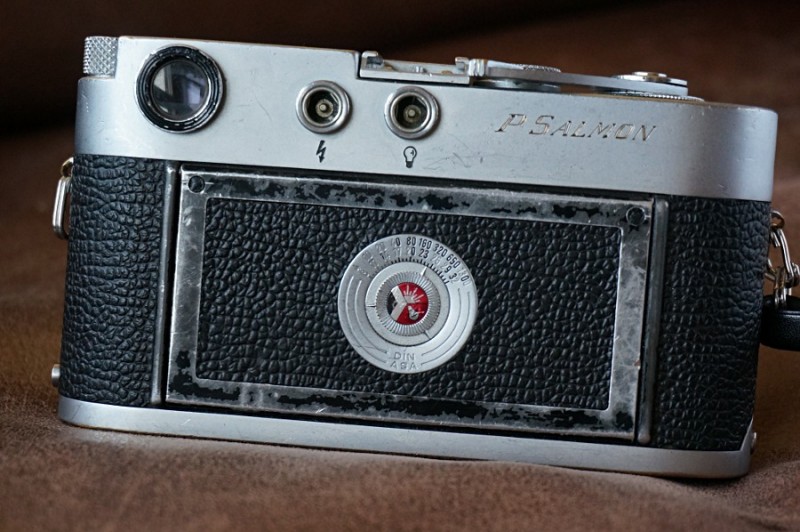 LeicaM2-back