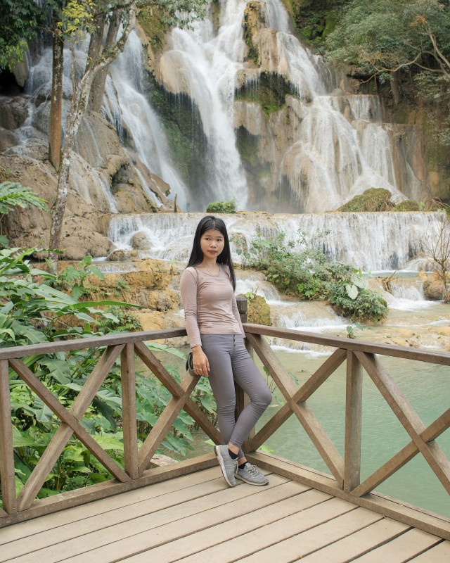 11_pao-houa-her-woman-gray-waterfall